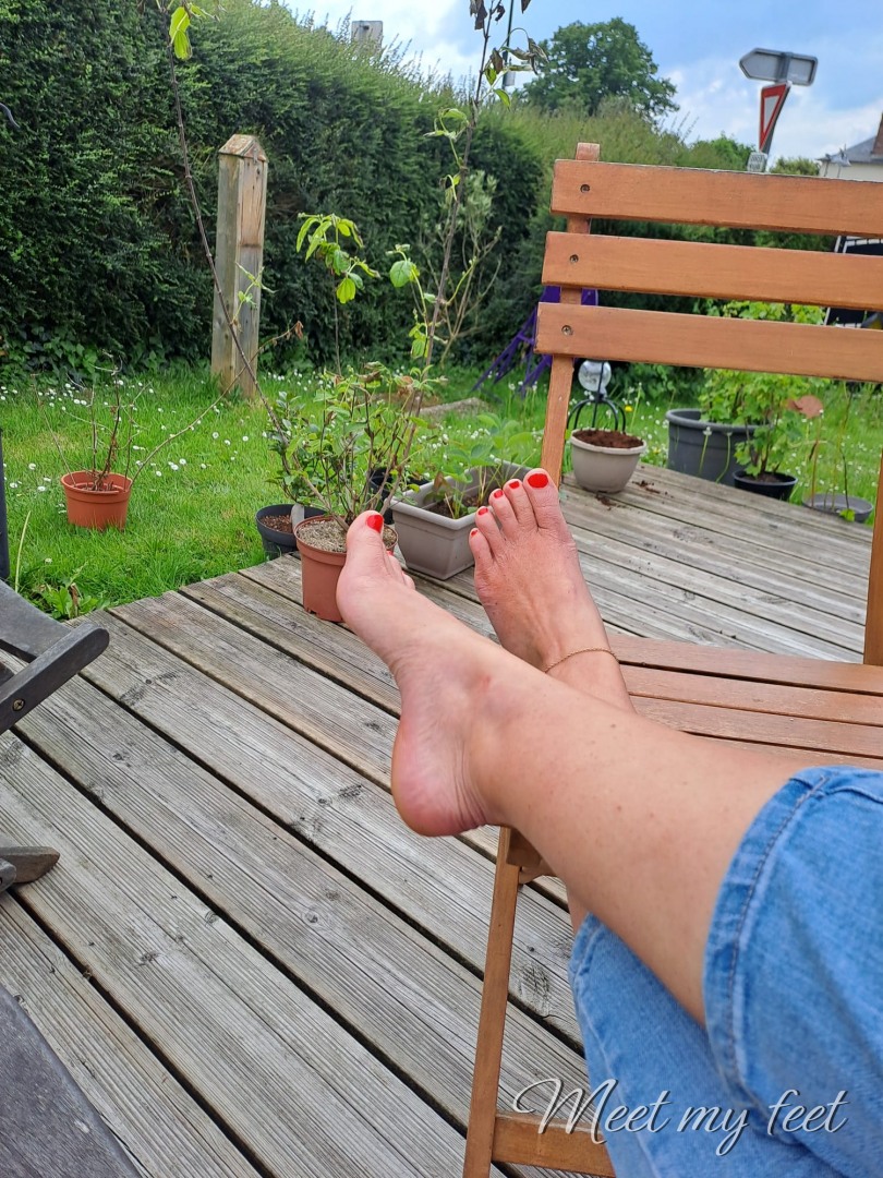 Meet My Feet - Jul22