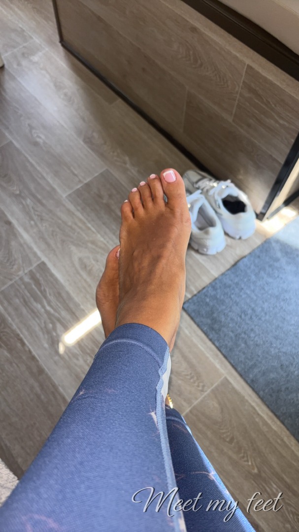 Meet My Feet - Sabrina93