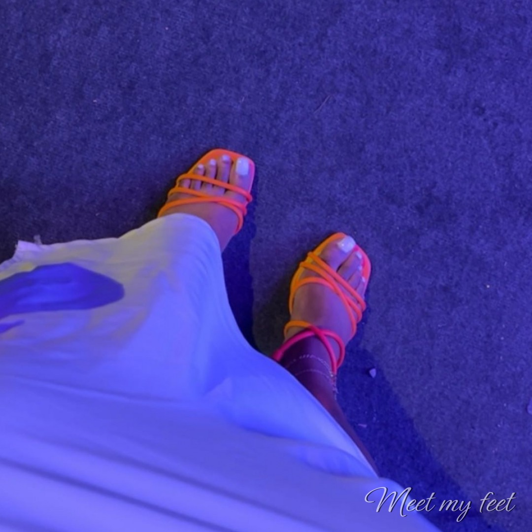 Zineblova Meet My Feet - Zineblova