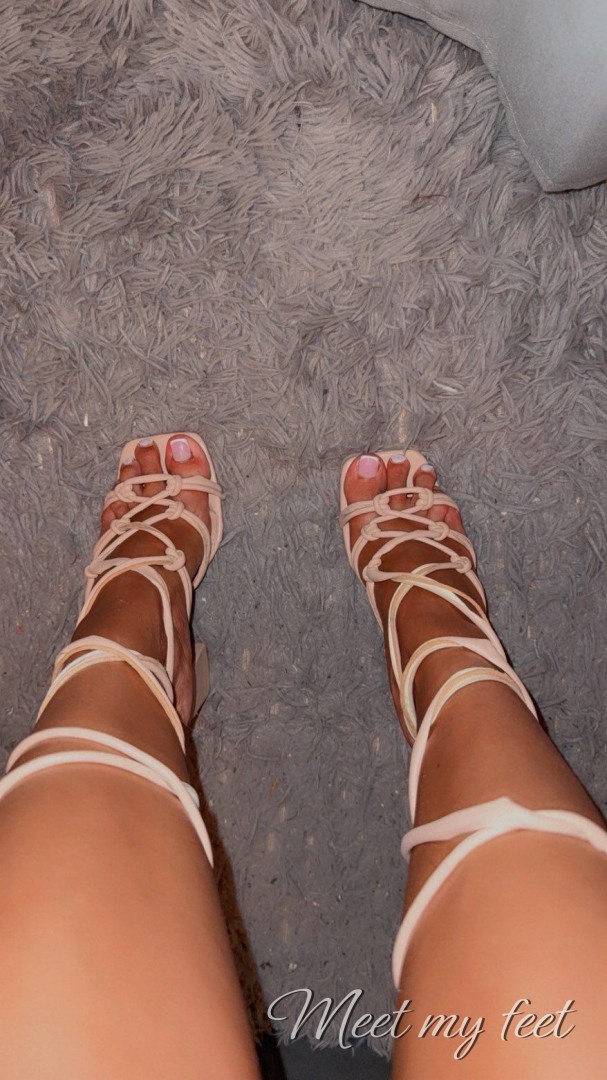 Reinafeet Meet My Feet - Reinafeet