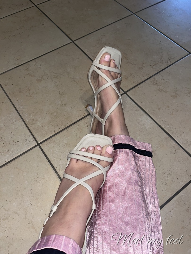 Meet My Feet - Margottel